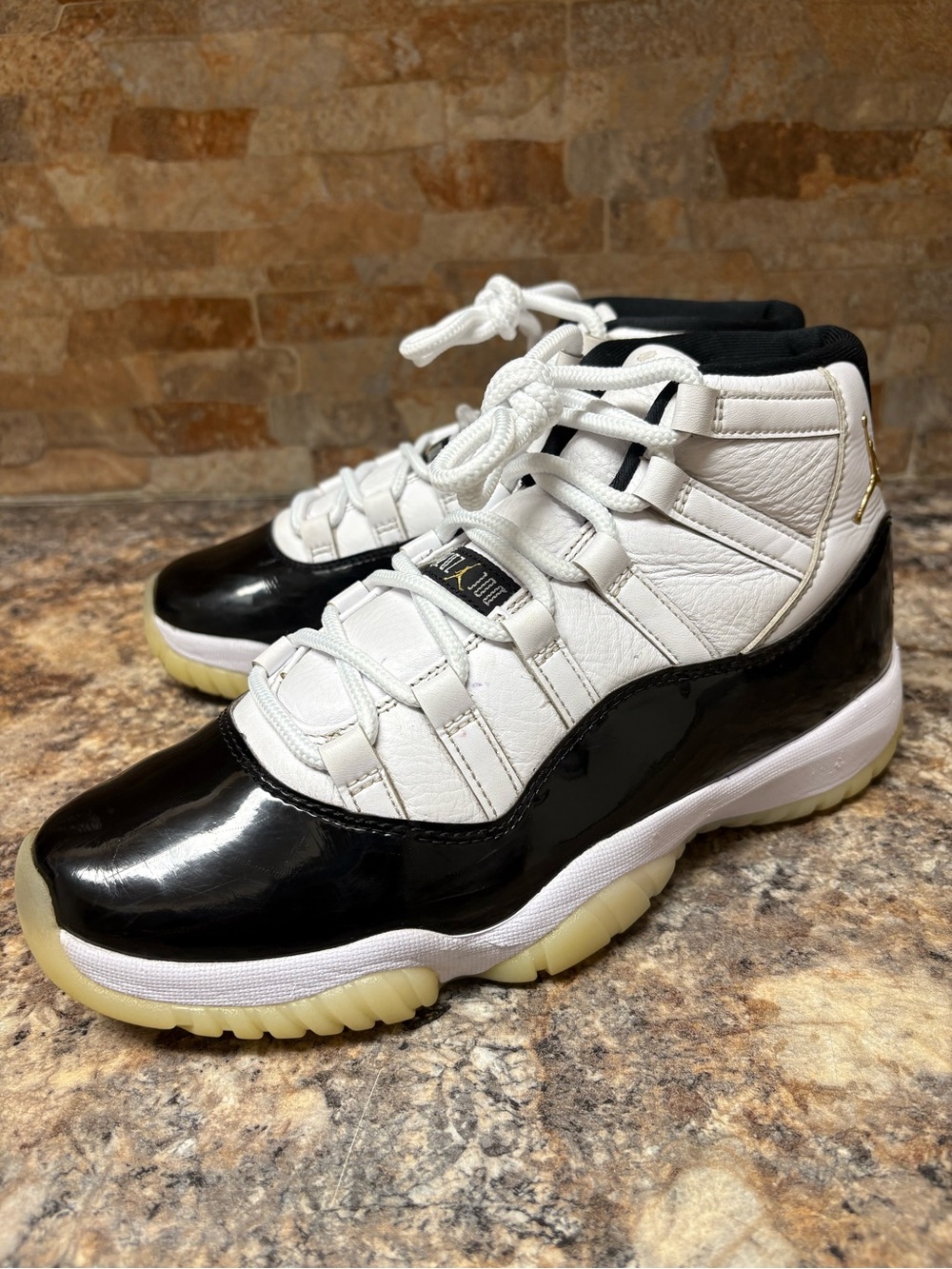 Air Jordan 11 Retro Gratitude White Metallic Gold Black Size 8.5